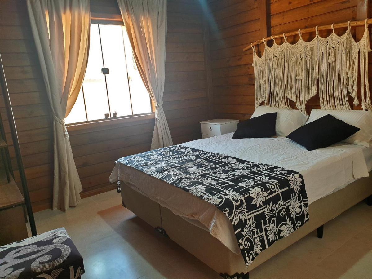 Millicent - Milly E Iris - Itaoca - Es Chalet Itapemirim